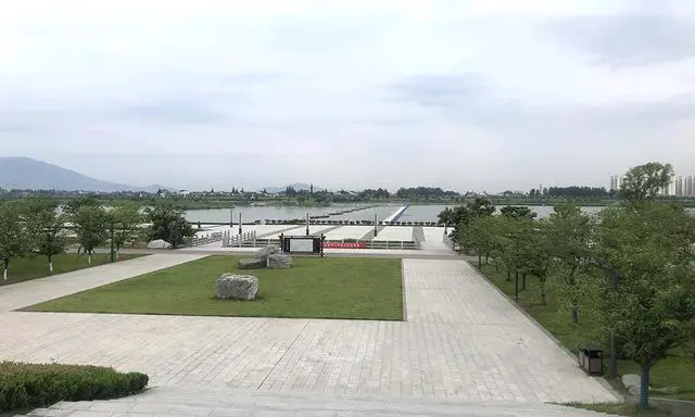 如何根据篮球比赛的不同阶段调整力量训练强度?_2
